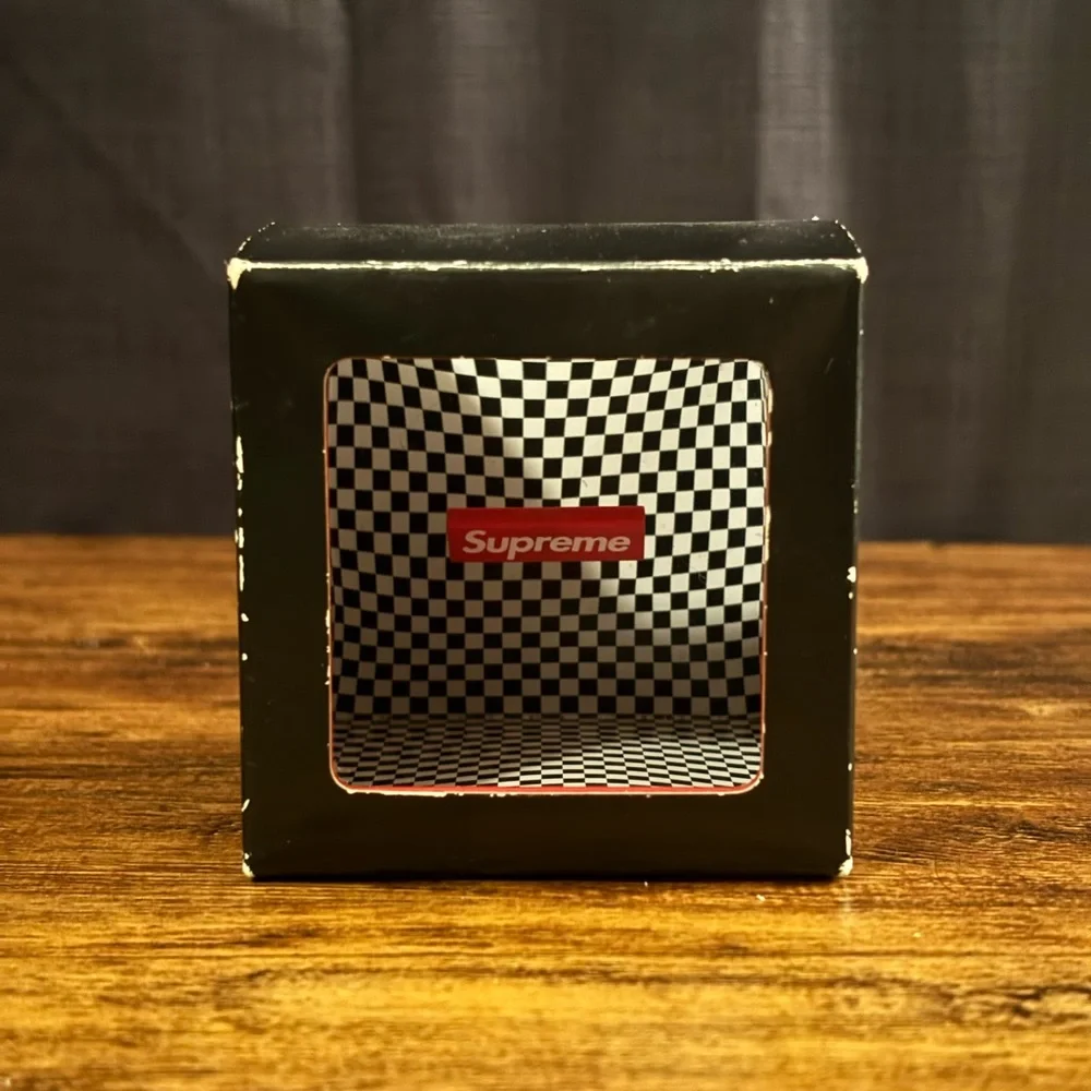Supreme Illusion Coin Bank - Picture 2 of 9
